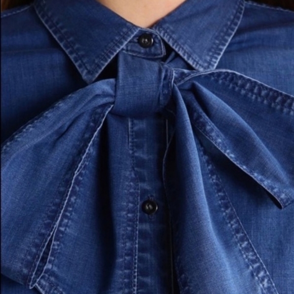 Banana Republic Fitted Riley Denim Bow Shirt - Size 4 - Picture 3 of 16